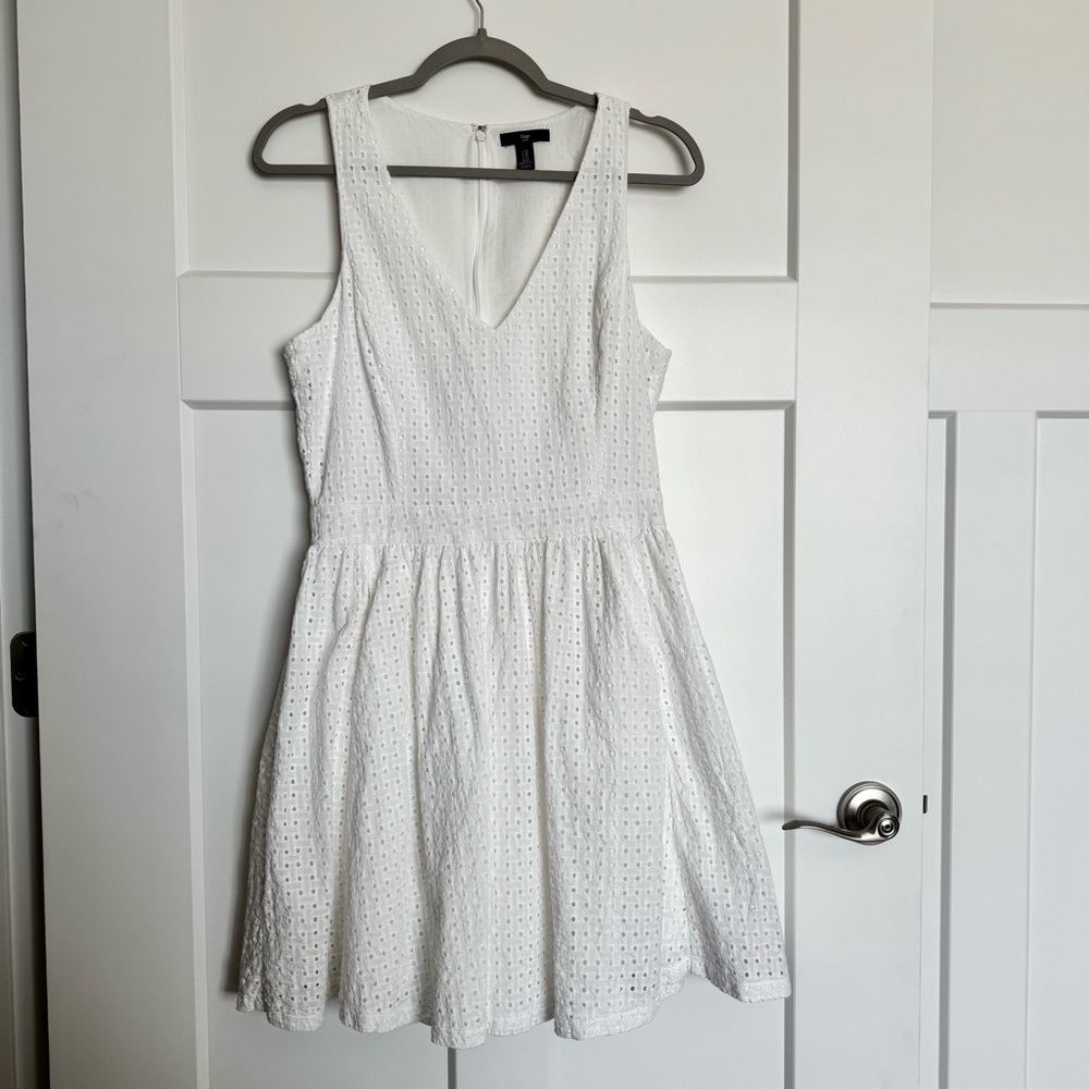 GAP Factory Fit and Flare 100% Cotton White Eyelet Knee Length Dress